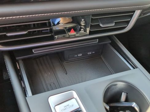 Used 2025 Volkswagen Atlas Cross Sport SE image 17