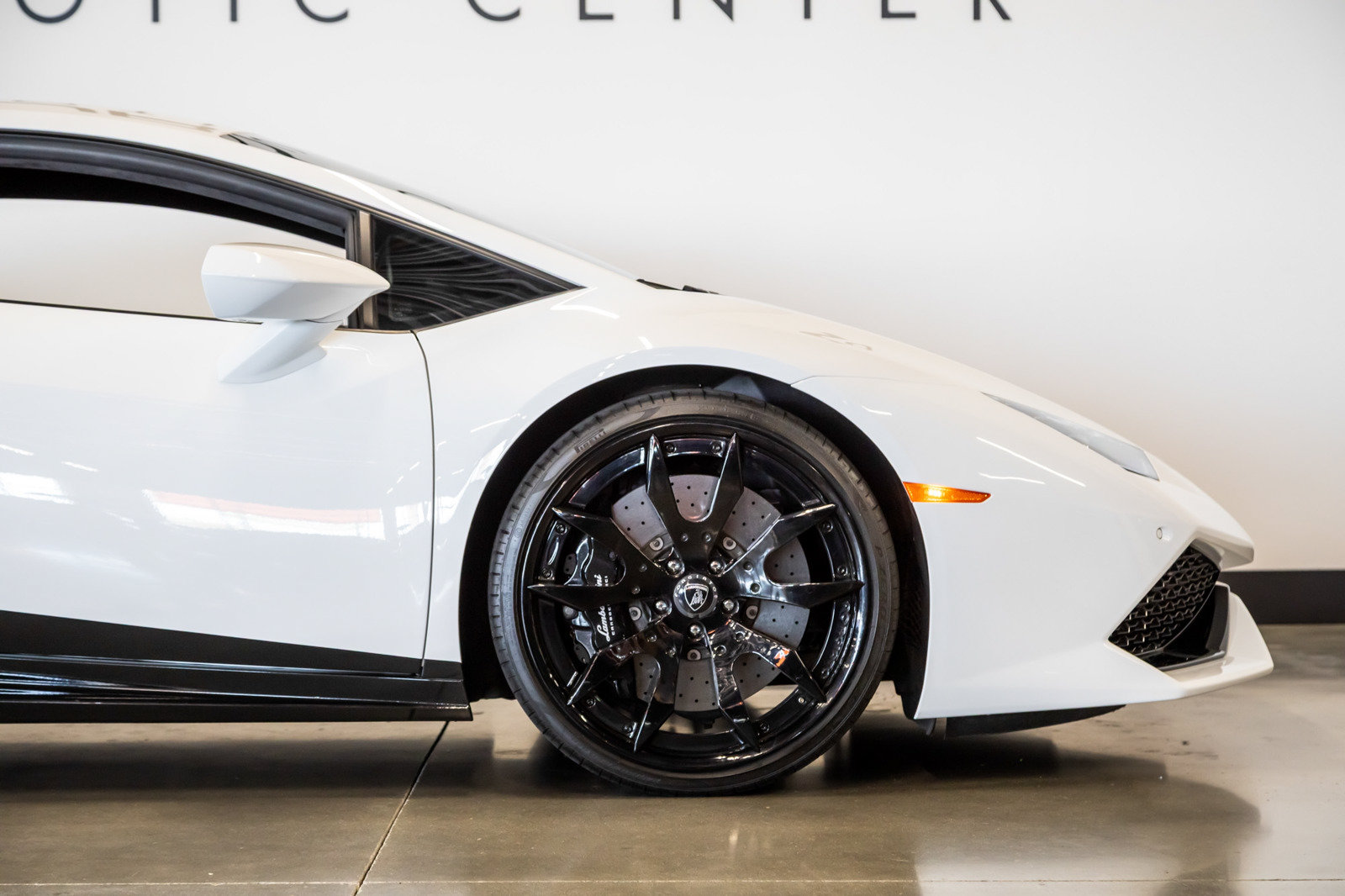 Used 2015 Lamborghini Huracan LP 610-4 AWD/4WD image 28