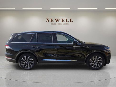 New 2026 Lincoln Aviator 2WD image 5