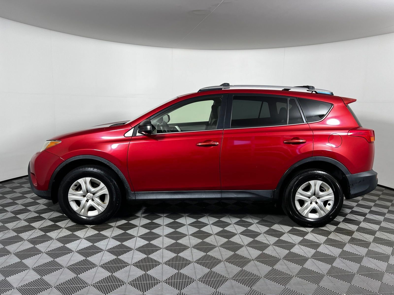 Used 2014 Toyota RAV4 LE FWD image 8