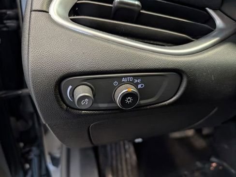 Used 2022 Chevrolet Malibu LT FWD image 15