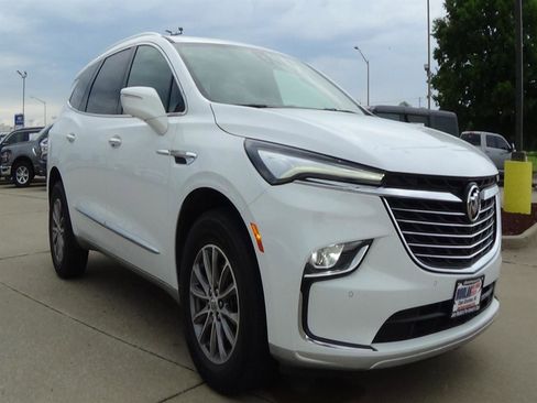 Used 2024 Buick Enclave Premium FWD image 4