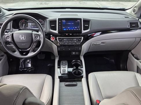 Used 2016 Honda Pilot Touring image 12