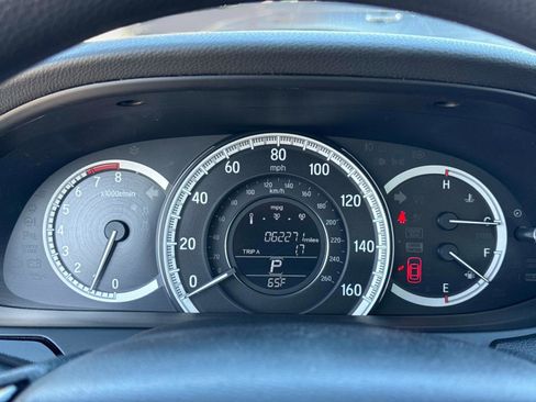 Certified 2017 Honda Accord LX image 28