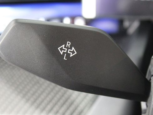 New 2026 BMW M5 w/ Carbon Package image 32