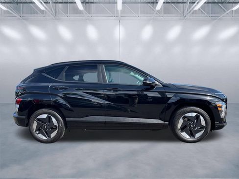 Used 2024 Hyundai Kona SEL FWD image 3