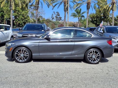 Used 2020 BMW 230i Coupe w/ M Sport Package RWD image 3