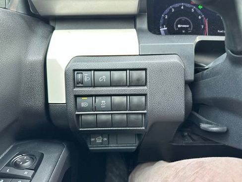 Used 2024 Toyota Tacoma TRD Off-Road AWD/4WD image 40