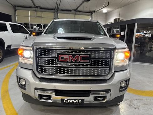 Used 2019 GMC Sierra 3500 Denali w/ Duramax Plus Package AWD/4WD image 10