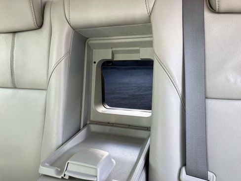 Used 2013 Toyota Avalon XLE Premium FWD image 24