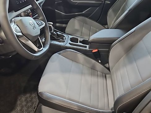 New 2026 Volkswagen Jetta SE FWD image 27