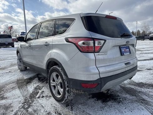 Used 2017 Ford Escape SE image 4