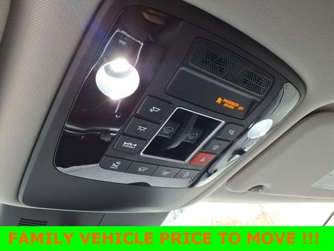 Used 2025 Kia Carnival SX Prestige image 26