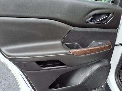 Used 2023 GMC Acadia Denali w/ Denali Ultimate Package image 7