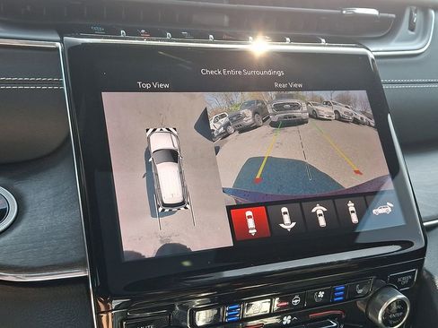 Used 2023 Jeep Grand Cherokee Overland w/ Advanced Protech Group III image 19