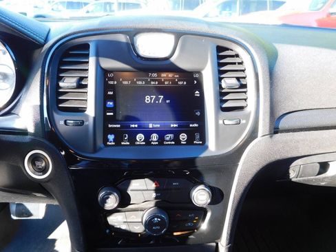 Used 2016 Chrysler 300 S RWD image 10