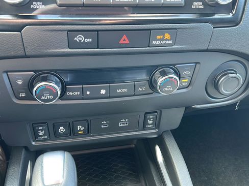 Used 2024 Nissan Frontier SV w/ Hardbody Edition image 19