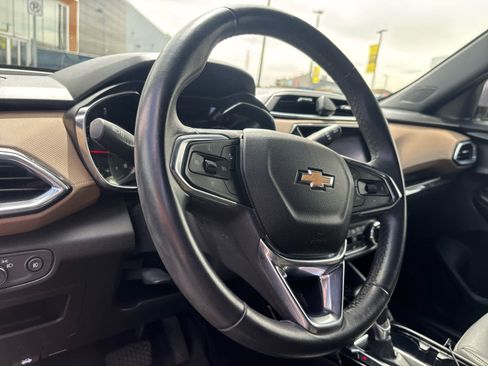 Used 2021 Chevrolet TrailBlazer ACTIV w/ Sun and Liftgate Package image 9