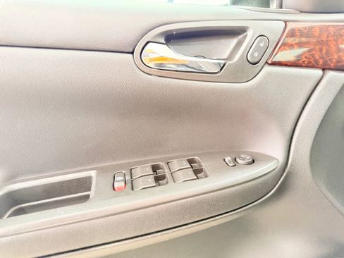 Used 2013 Chevrolet Impala LT w/ LT Sunroof Package image 12