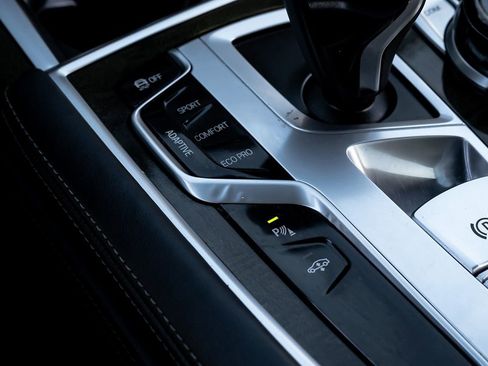 Used 2019 BMW 750i w/ Executive Package image 33