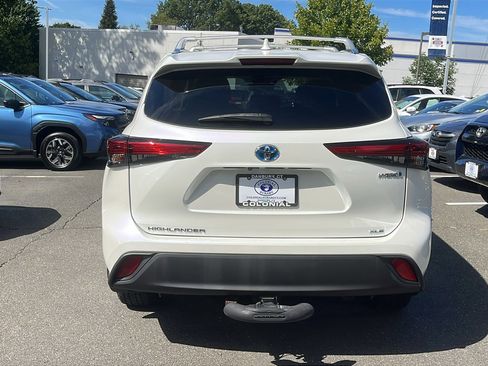 Used 2020 Toyota Highlander XLE image 6