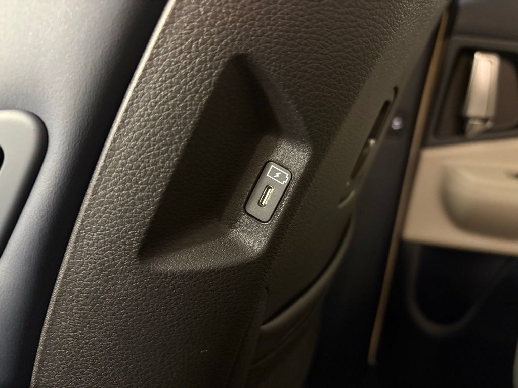 New 2026 Kia Carnival EX FWD image 37