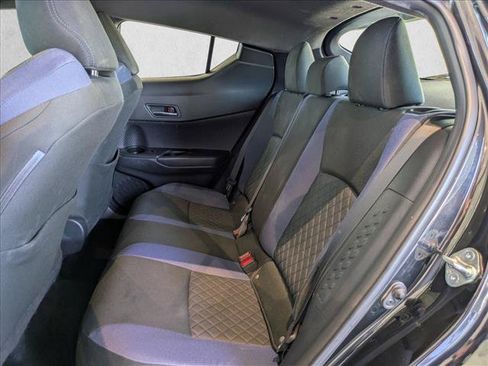 Used 2021 Toyota C-HR XLE FWD image 17
