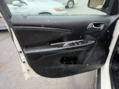 Used 2015 Dodge Journey Crossroad w/ Flexible Seating Group image 12