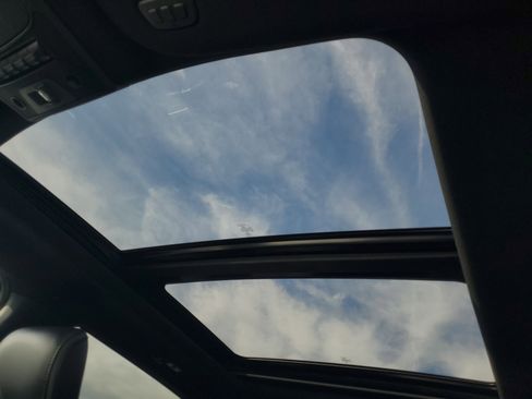 Certified 2021 Ford F250 Platinum w/ FX4 Off-Road Package image 27