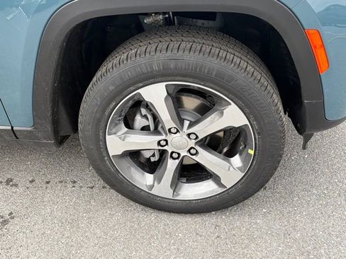 New 2026 Jeep Grand Cherokee Limited image 11