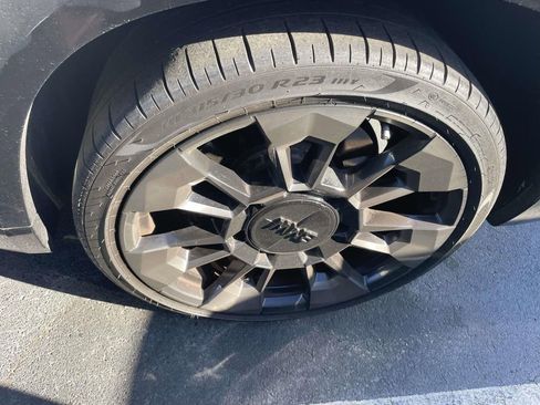 Used 2023 BMW XM image 23