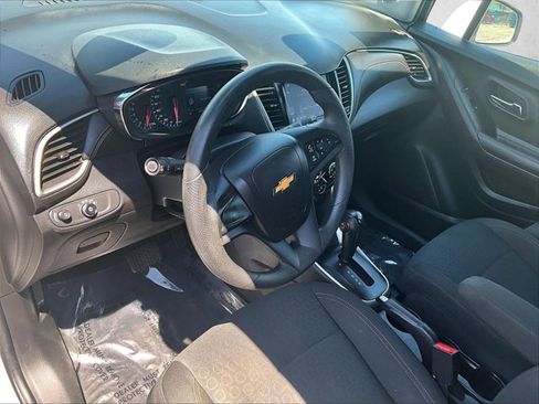Used 2020 Chevrolet Trax LS FWD image 14
