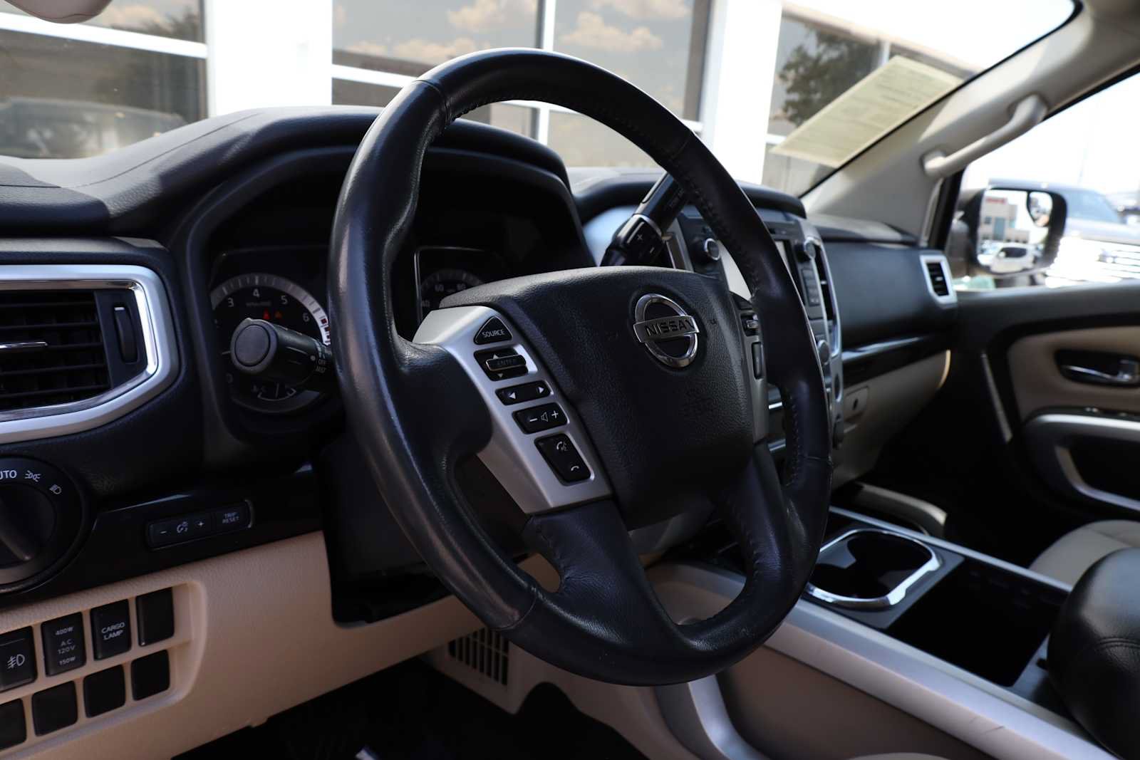 Used 2017 Nissan Titan SV RWD image 16