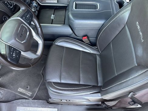 Used 2023 GMC Yukon Denali image 11