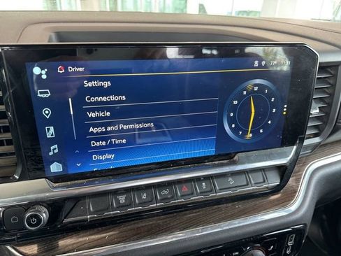 Used 2024 Chevrolet Silverado 2500 LT image 32