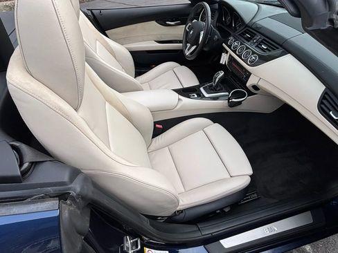 Used 2009 BMW Z4 sDrive35i image 25
