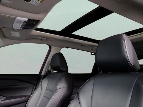 Used 2024 Nissan Rogue SL w/ SL Premium Package image 13