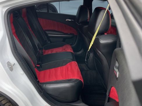 Used 2016 Dodge Charger SRT image 15