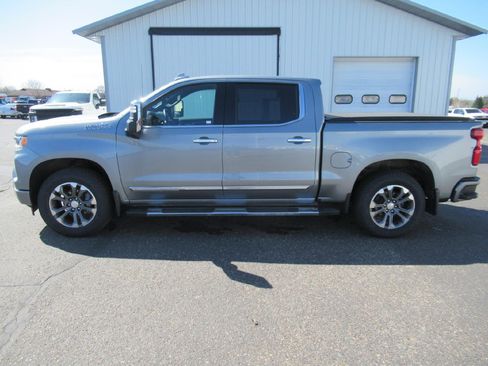 Certified 2024 Chevrolet Silverado 1500 High Country w/ Technology Package image 8