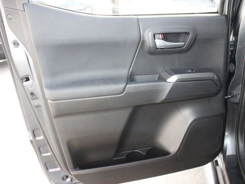 Used 2021 Toyota Tacoma TRD Sport w/ Technology Package image 45