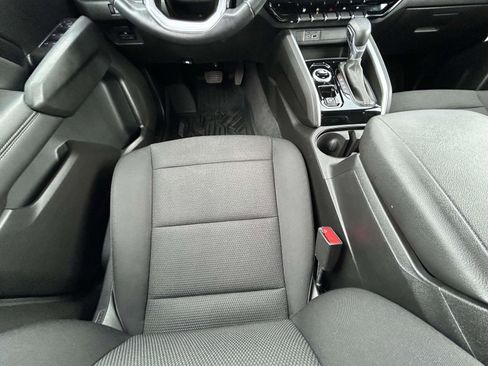 Used 2023 Chevrolet Colorado LT w/ LT Convenience Package II AWD/4WD image 13