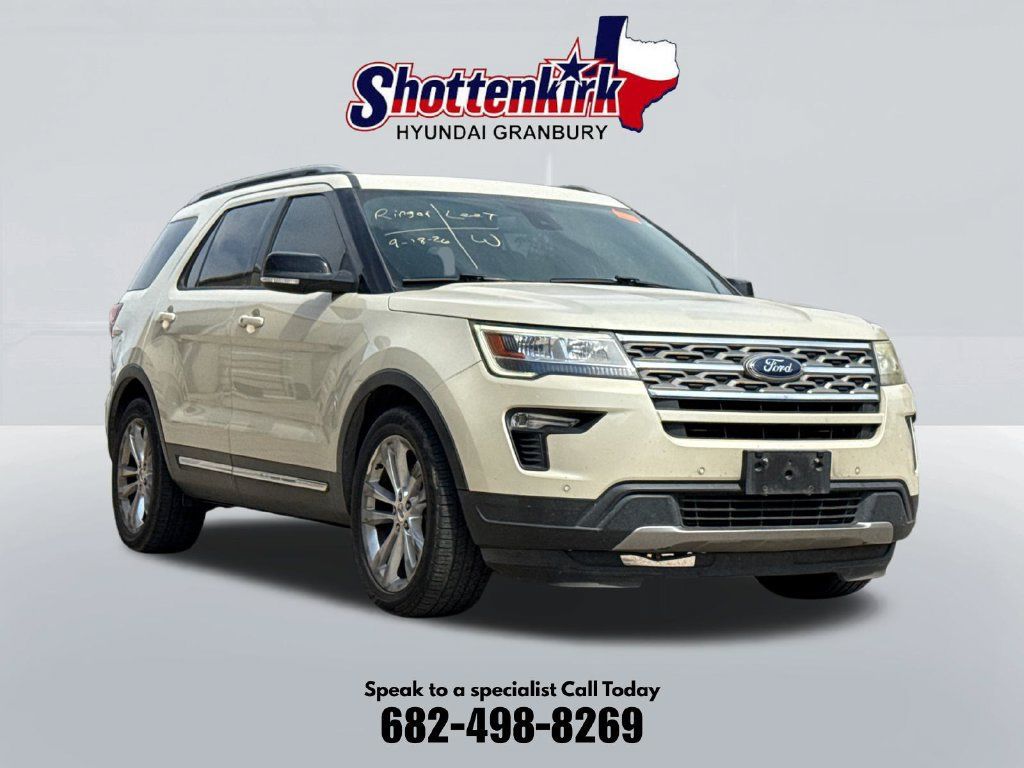 Used 2018 Ford Explorer XLT w/ Equipment Group 202A FWD image 3