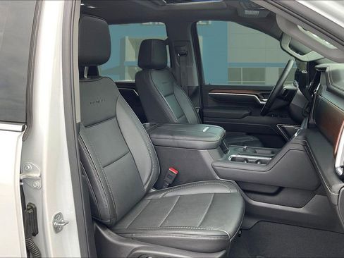 Used 2025 GMC Sierra 2500 Denali w/ Technology Package AWD/4WD image 30