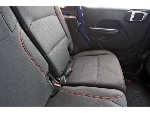 Used 2018 Jeep Wrangler Unlimited Rubicon AWD/4WD image 15