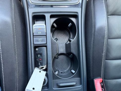 Used 2016 Volkswagen Golf R 4-Door image 29