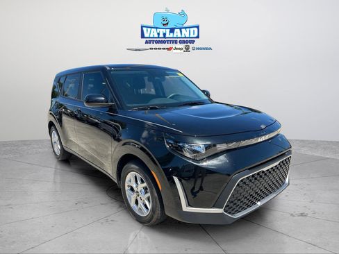 Used 2025 Kia Soul LX w/ LX Technology Package FWD image 7