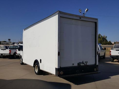 Used 2016 Ford E-450 and Econoline 450 Super Duty image 9