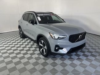 Used 2026 Volvo XC40 B5 Plus AWD/4WD video 2