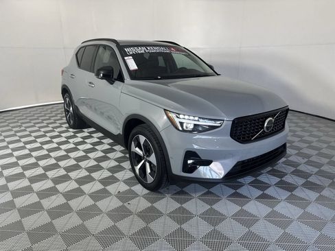 Used 2026 Volvo XC40 B5 Plus AWD/4WD image 2