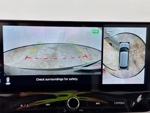 New 2025 Mitsubishi Outlander SE image 13